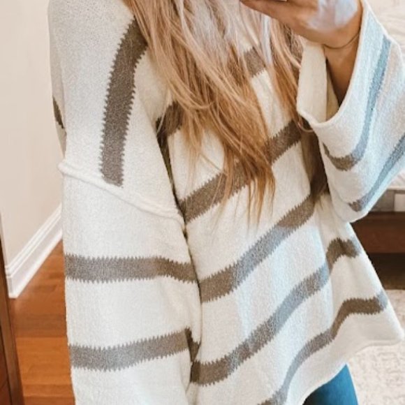 Loose Fit Stripe Knit Sweater - Picture 3 of 5